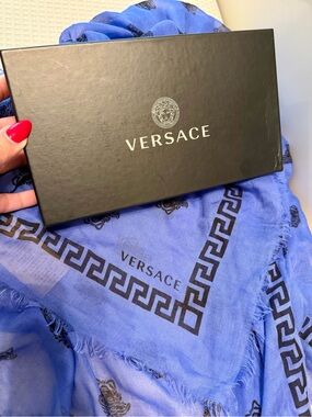 BNWT❗️Versace Royal Blue Scarf with Black Medusa & Greca Key Trim